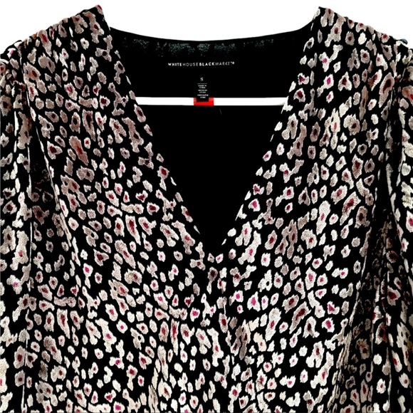 NWOT Gorgeous White House black market animal print Velvet Top size XS - Picture 5 of 7